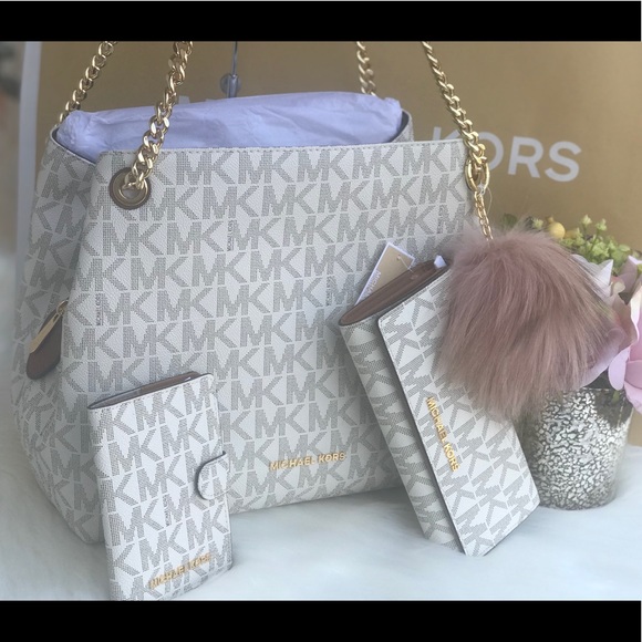 Michael Kors Handbags - 🌷MICHAEL KORS Jet Set Vanilla Shoulder Tote Set